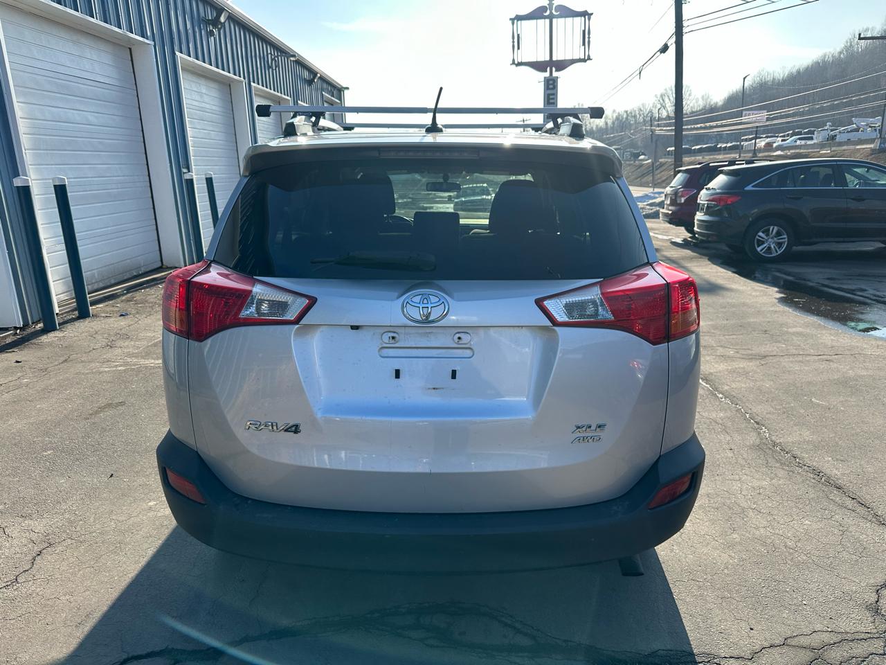 Toyota RAV4 AWD 4dr XLE (Natl) 2015