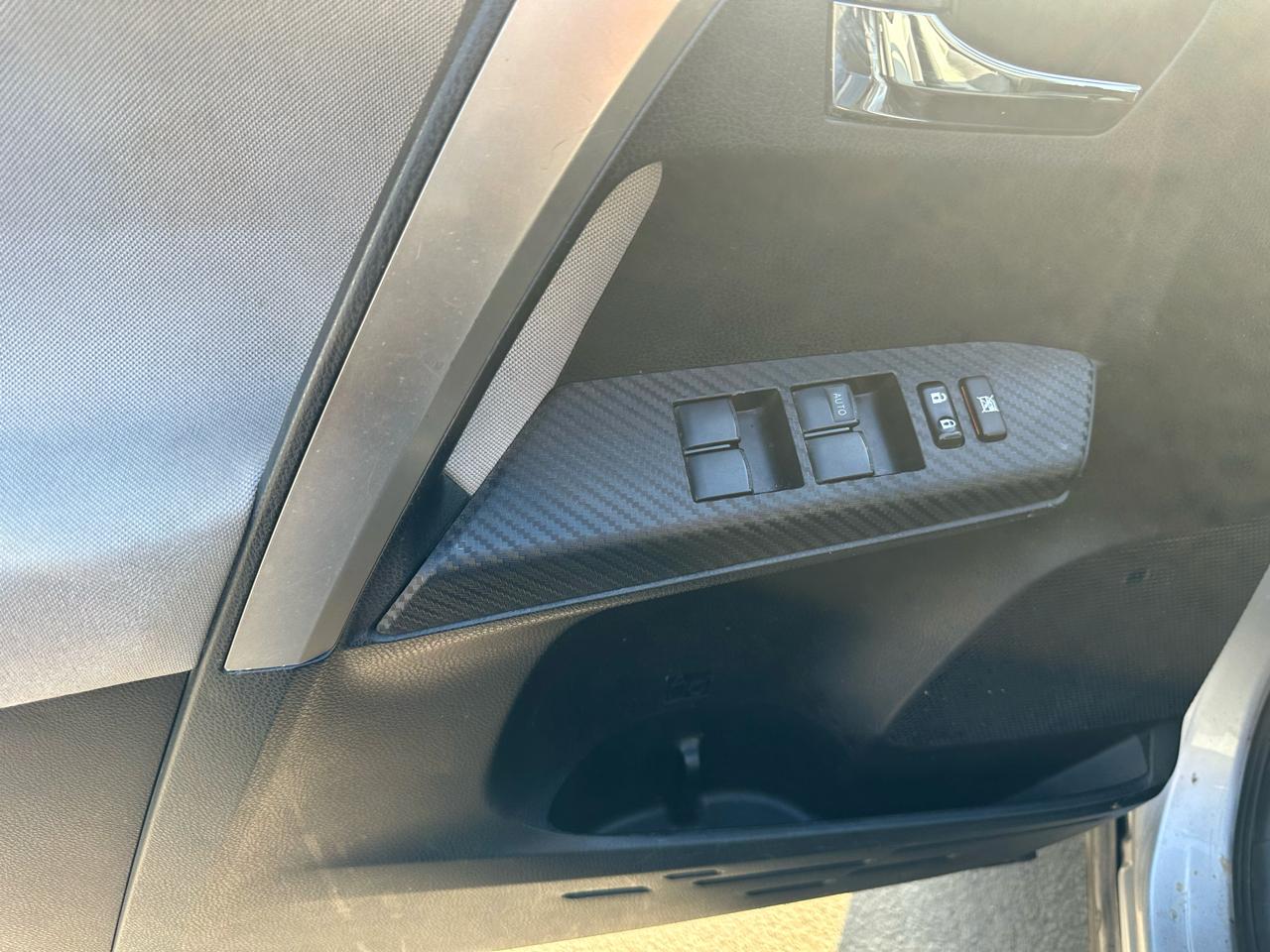 Toyota RAV4 AWD 4dr XLE (Natl) 2015