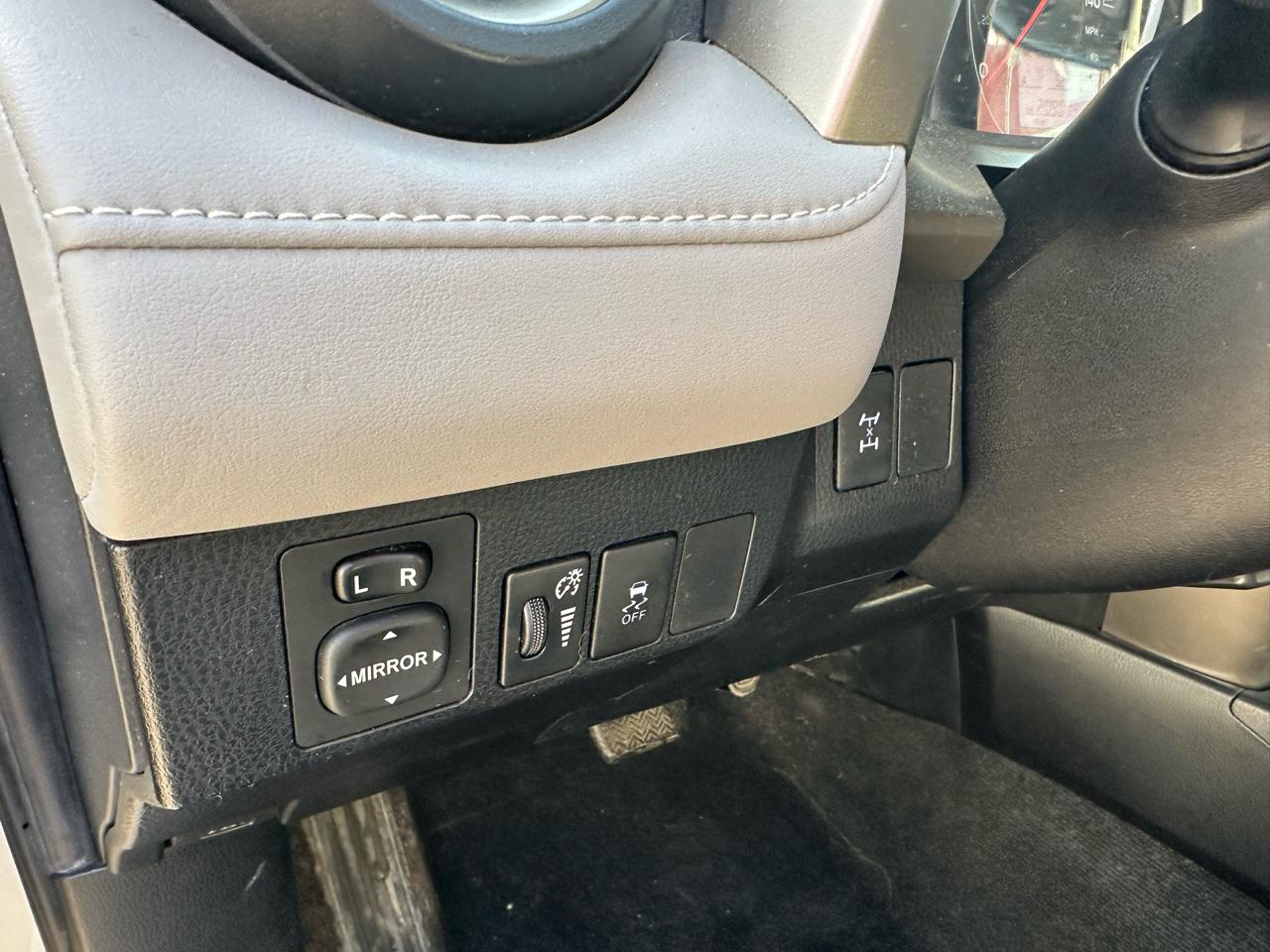 Toyota RAV4 AWD 4dr XLE (Natl) 2015