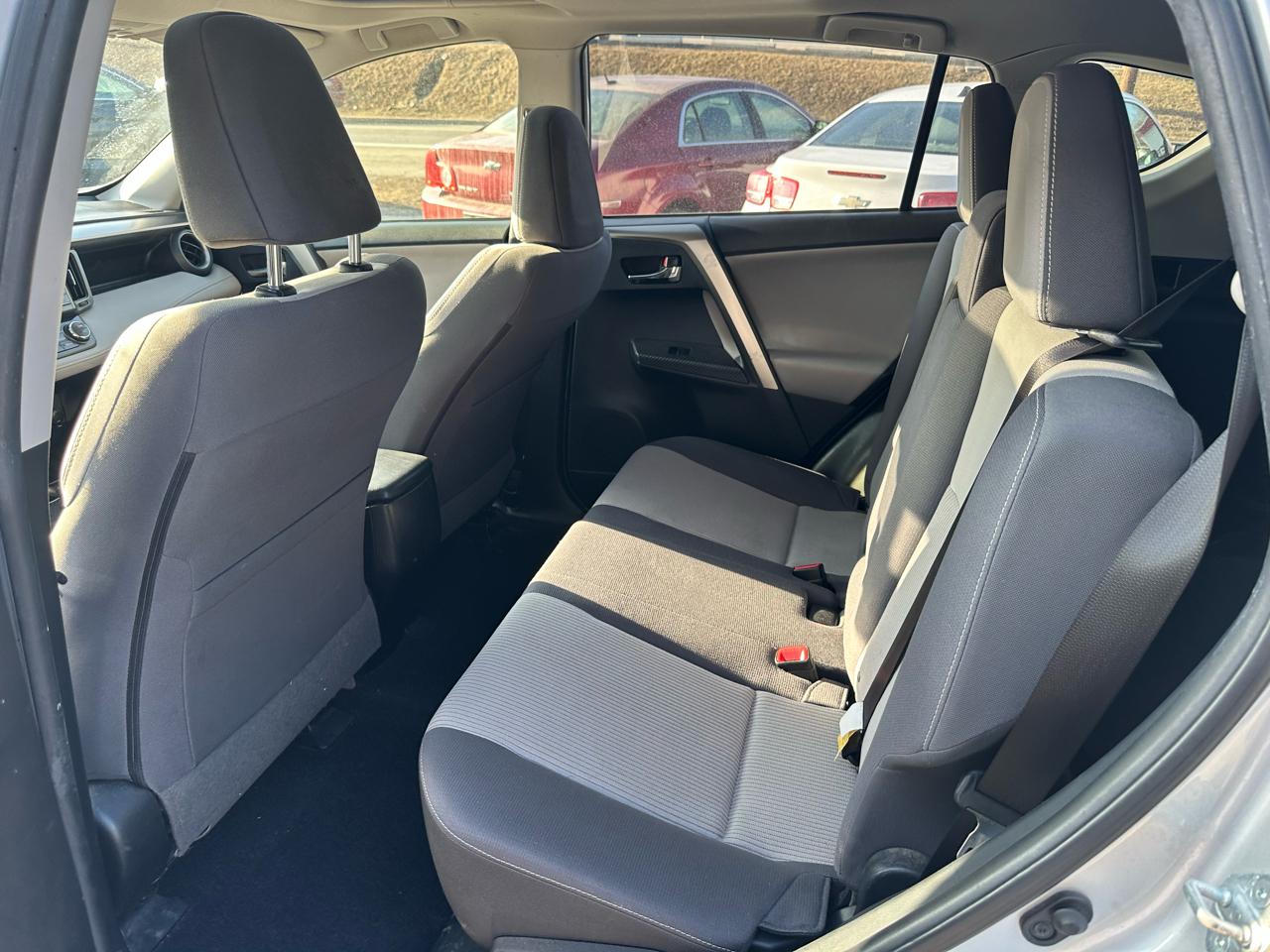 Toyota RAV4 AWD 4dr XLE (Natl) 2015