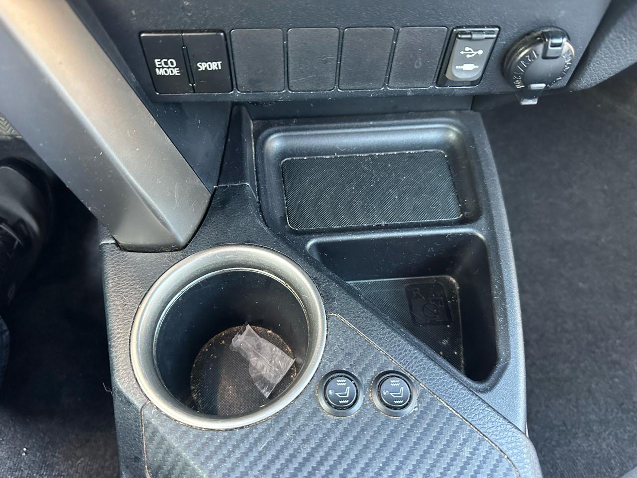 Toyota RAV4 AWD 4dr XLE (Natl) 2015