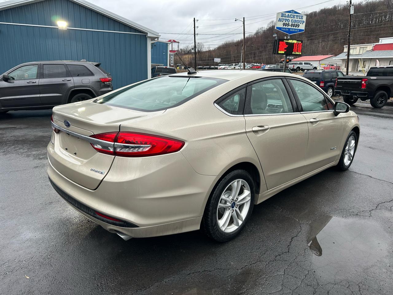 Ford Fusion Hybrid S FWD 2018