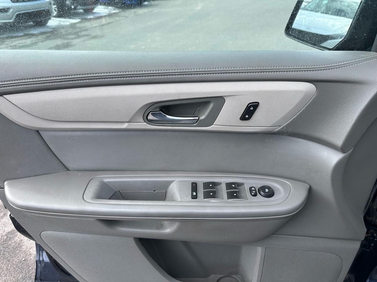 Chevrolet Traverse FWD 4dr LS 2015