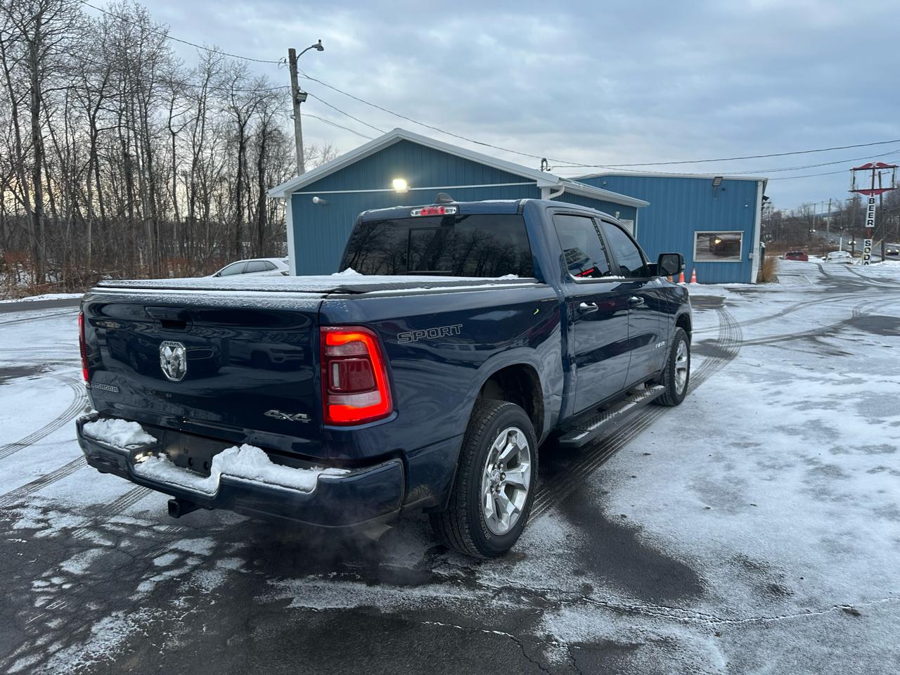 RAM 1500 Big Horn 4x4 Crew Cab 5'7" Box 2023