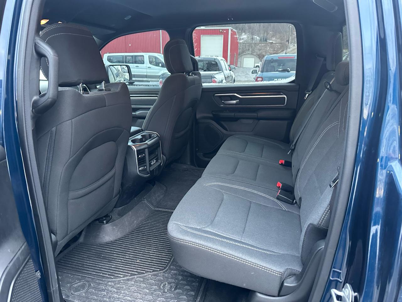 RAM 1500 Big Horn 4x4 Crew Cab 5'7" Box 2023