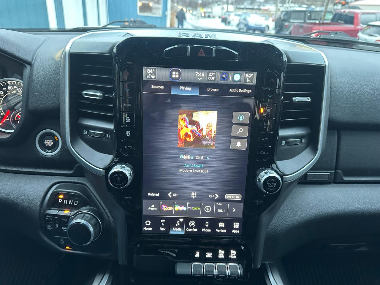 RAM 1500 Big Horn 4x4 Crew Cab 5'7" Box 2023