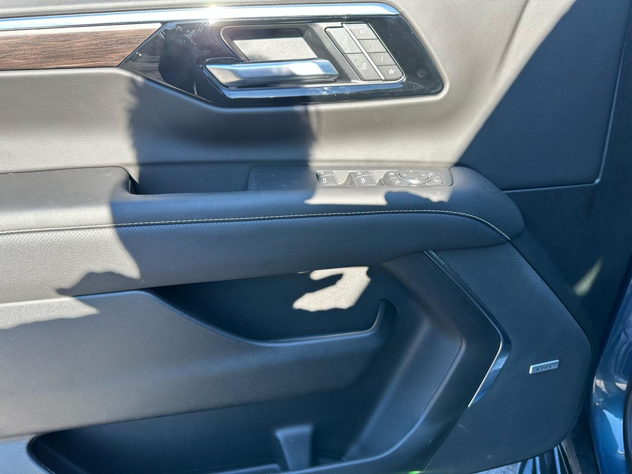 Chevrolet Suburban 4WD 4dr Premier 2025