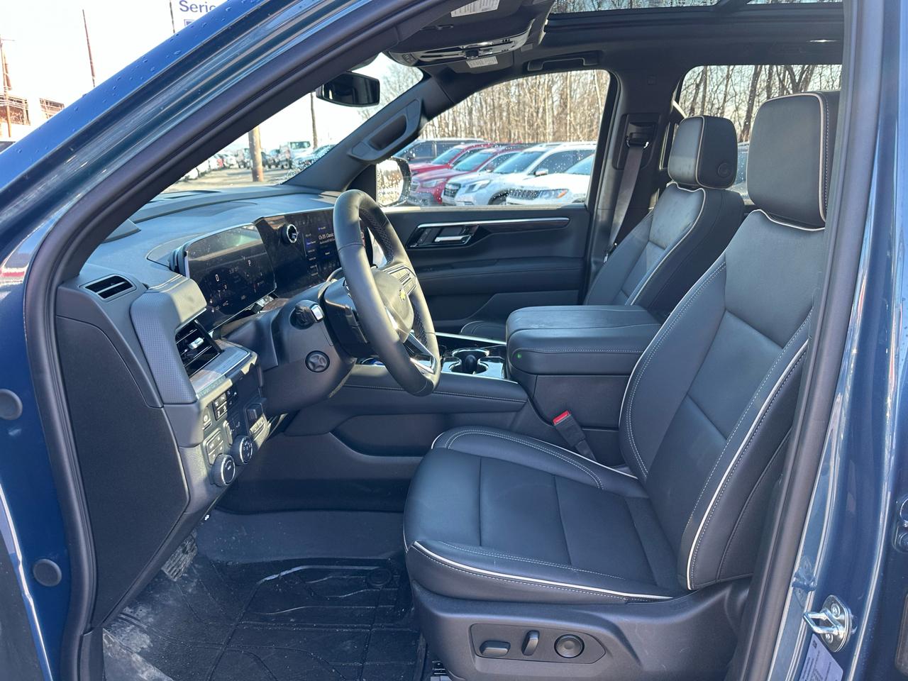 Chevrolet Suburban 4WD 4dr Premier 2025