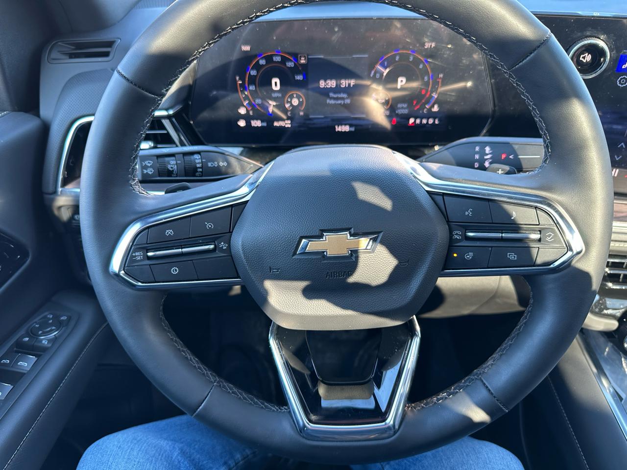 Chevrolet Suburban 4WD 4dr Premier 2025