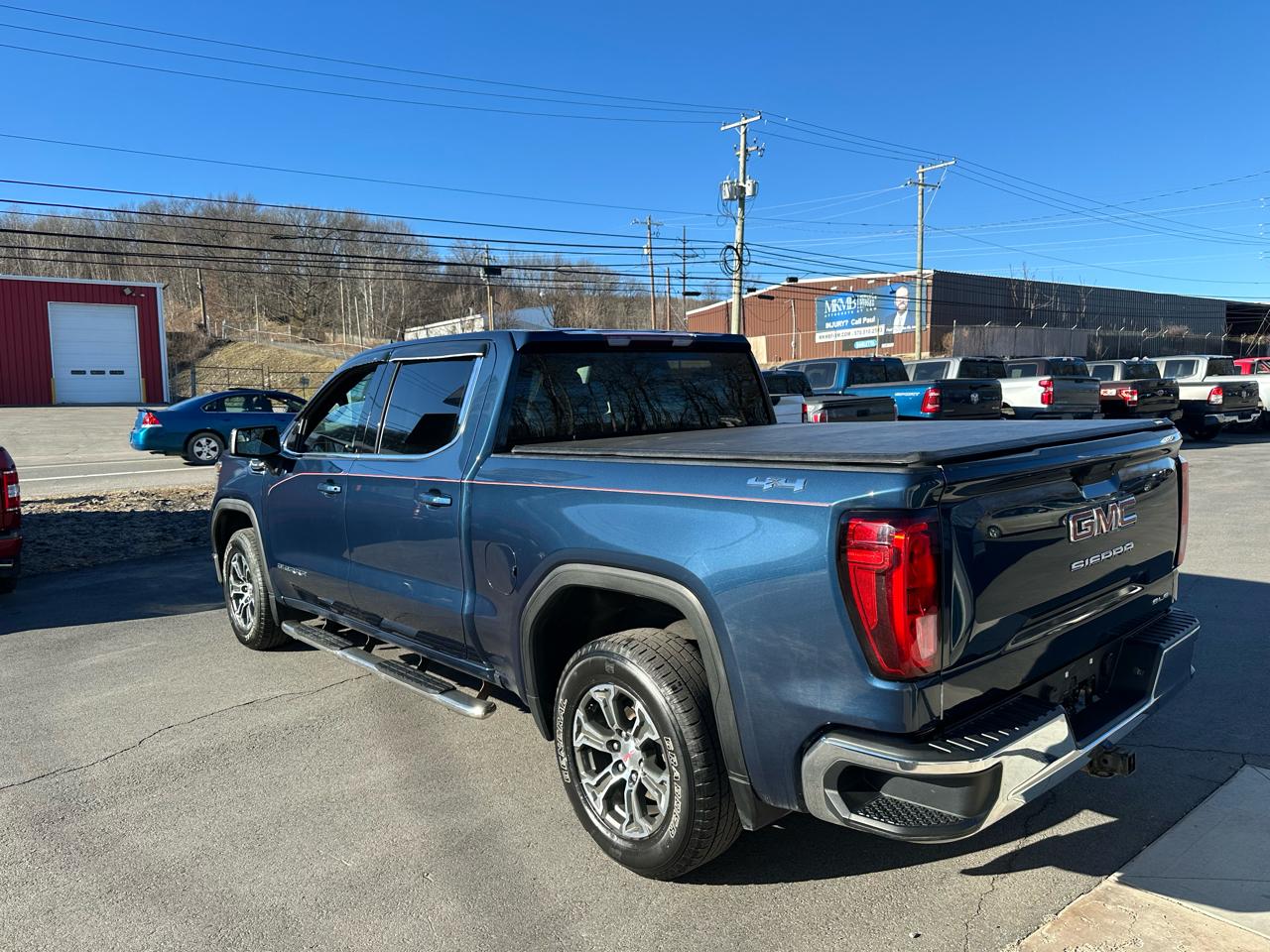 GMC Sierra 1500 4WD Crew Cab 147" SLE 2021