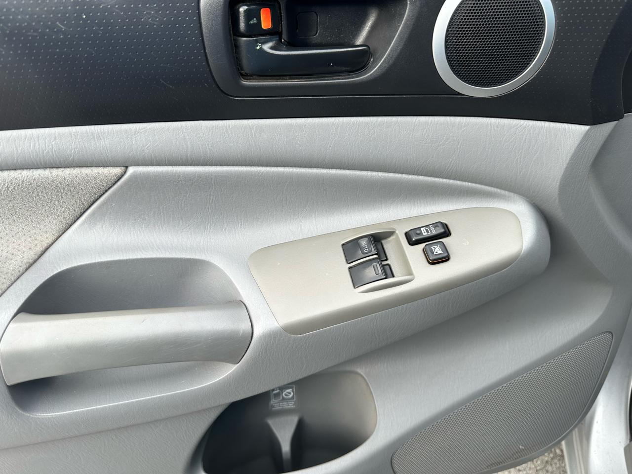 Toyota Tacoma 4WD Access V6 MT (Natl) 2010