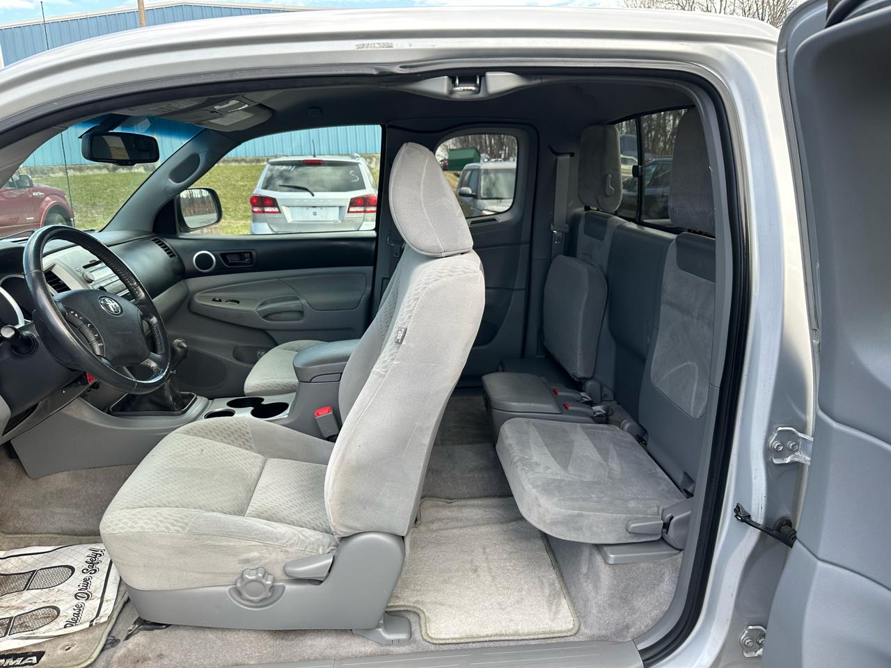 Toyota Tacoma 4WD Access V6 MT (Natl) 2010