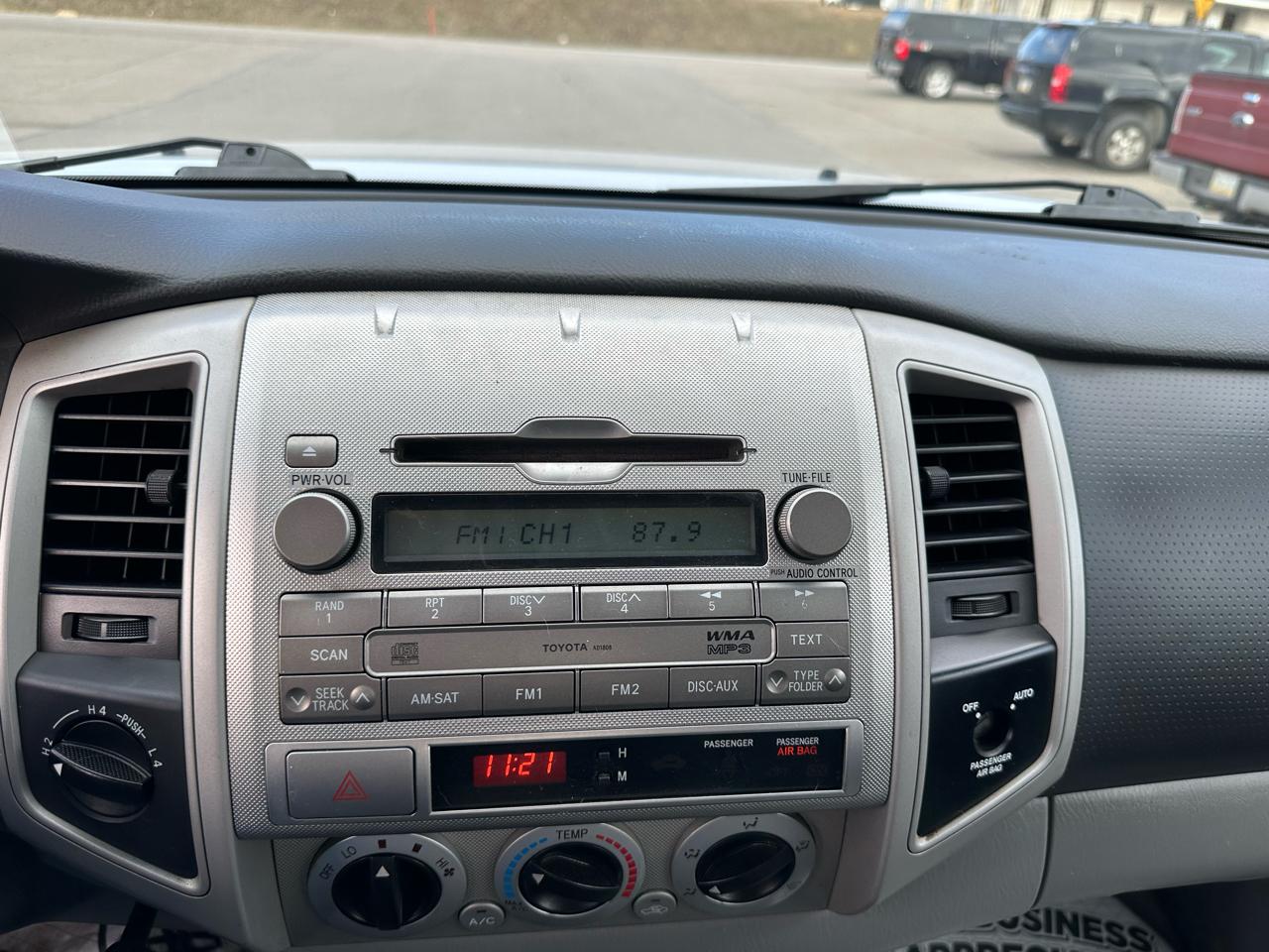 Toyota Tacoma 4WD Access V6 MT (Natl) 2010