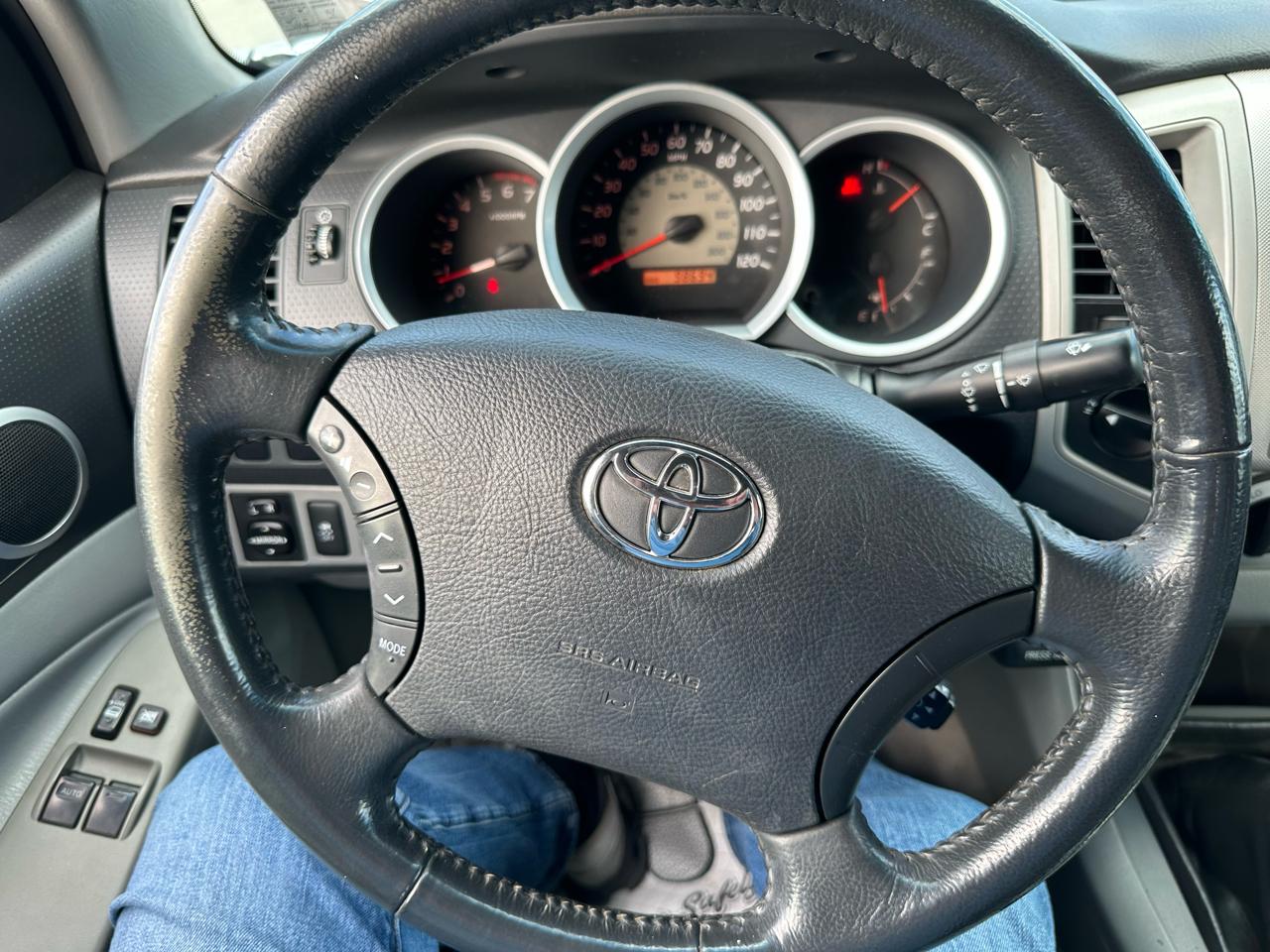 Toyota Tacoma 4WD Access V6 MT (Natl) 2010