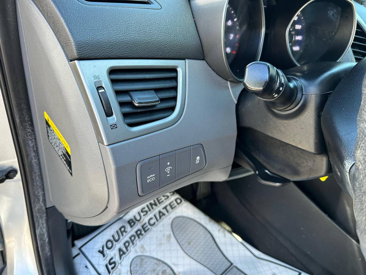 Hyundai Elantra 4dr Sdn Auto SE (Alabama Plant) 2015