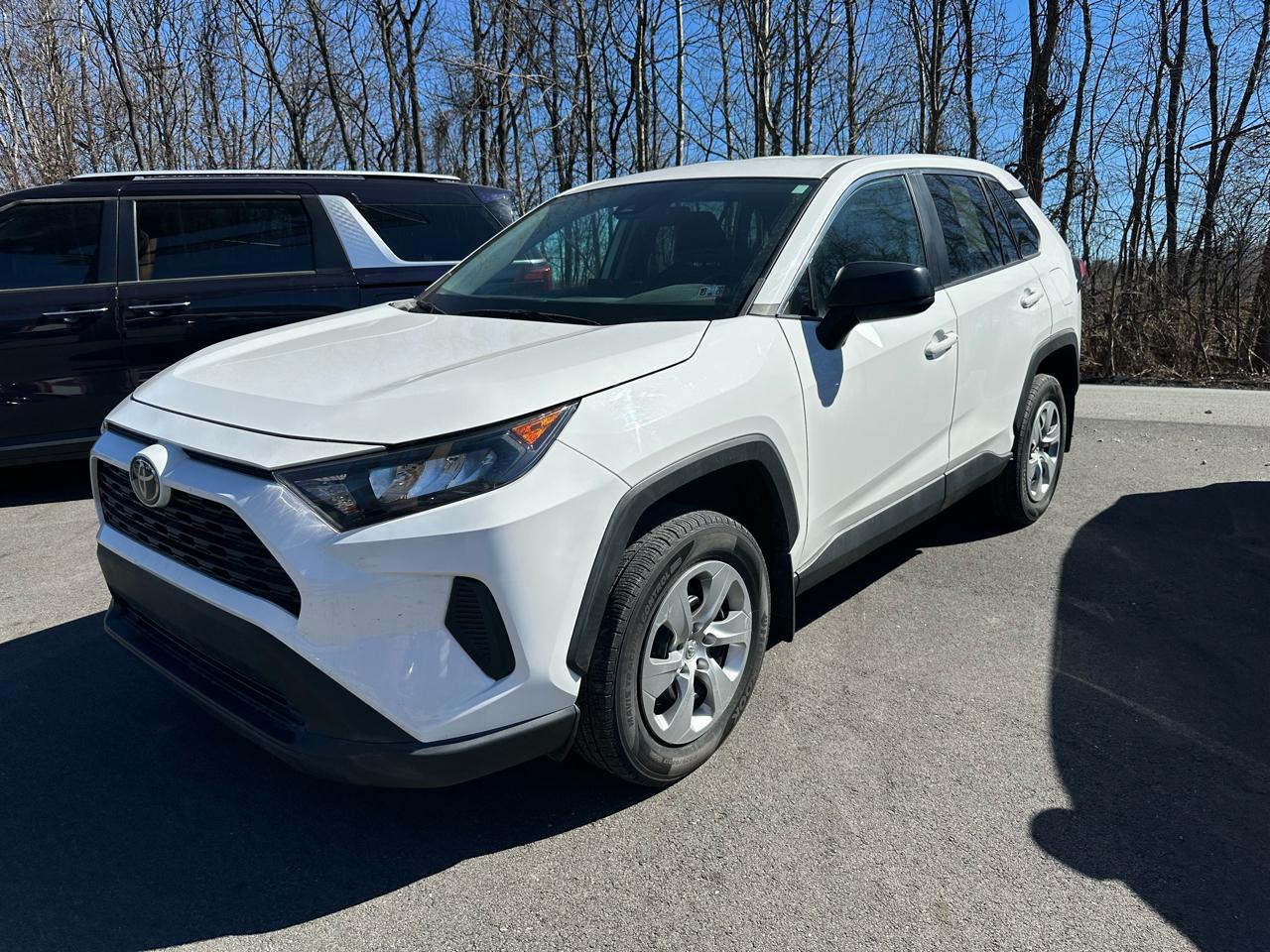 Toyota RAV4 LE AWD (Natl) 2022