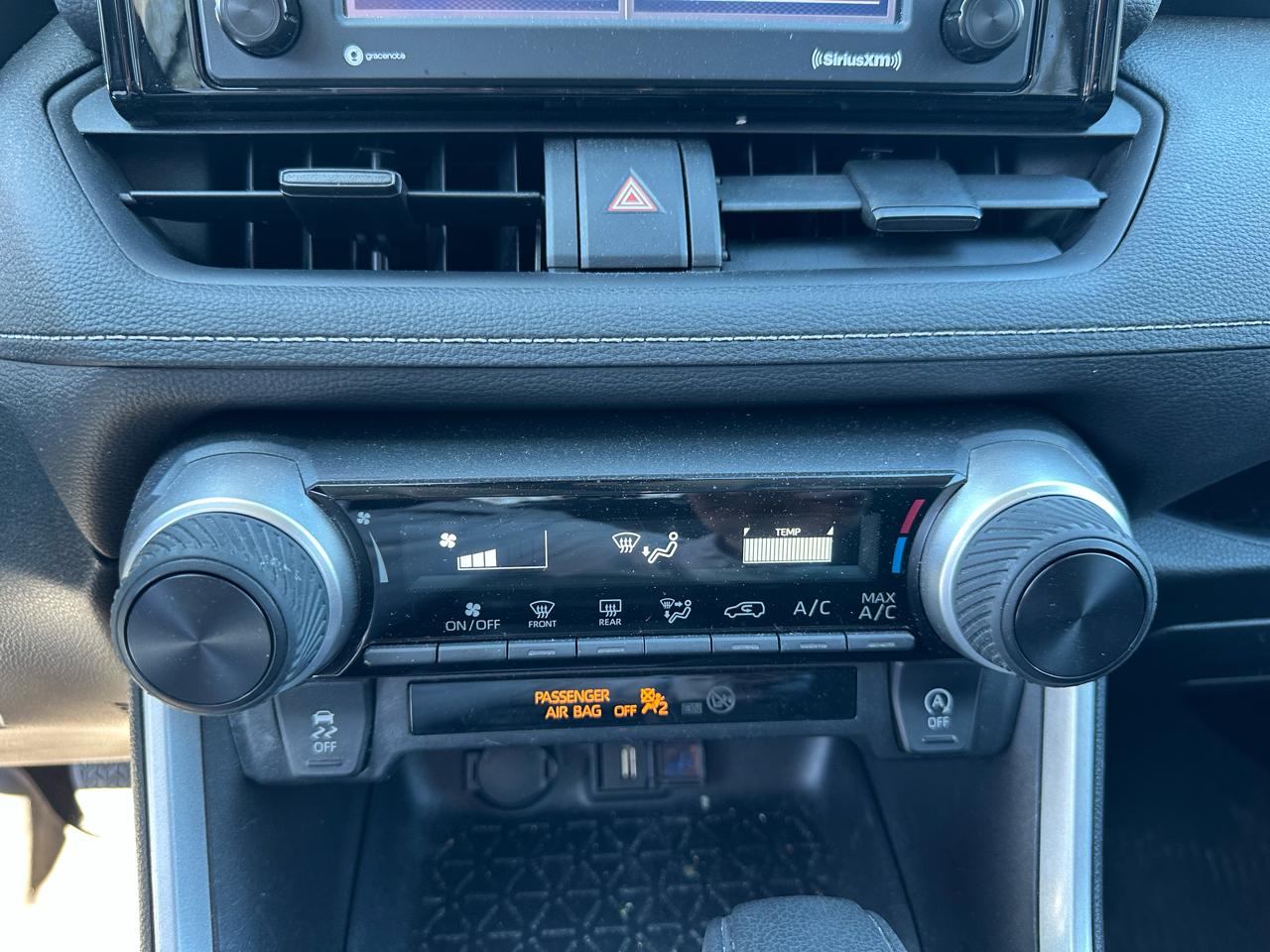 Toyota RAV4 LE AWD (Natl) 2022