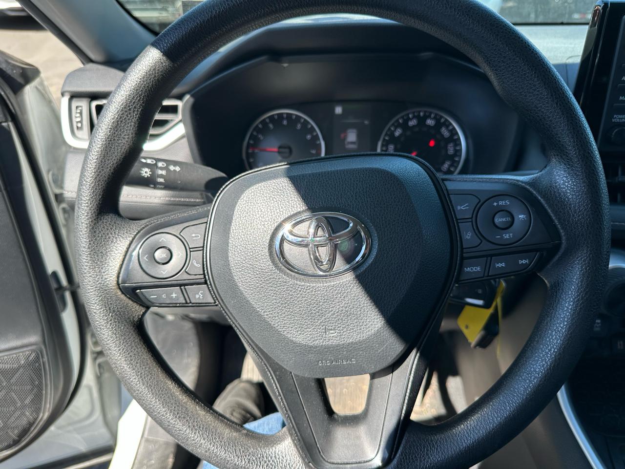 Toyota RAV4 LE AWD (Natl) 2022