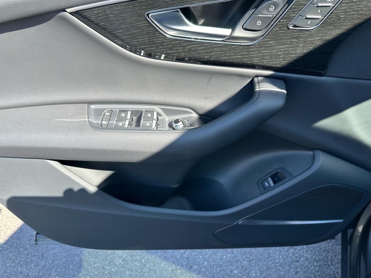 Audi Q7 Premium Plus 45 TFSI quattro 2021