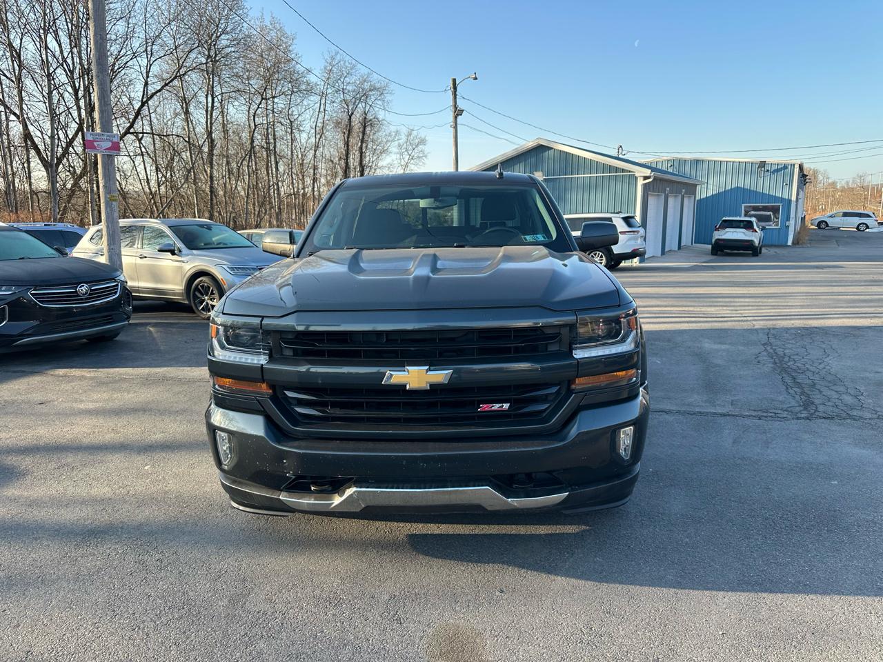 Chevrolet Silverado 1500 4WD Crew Cab 143.5" LT w/2LT 2017