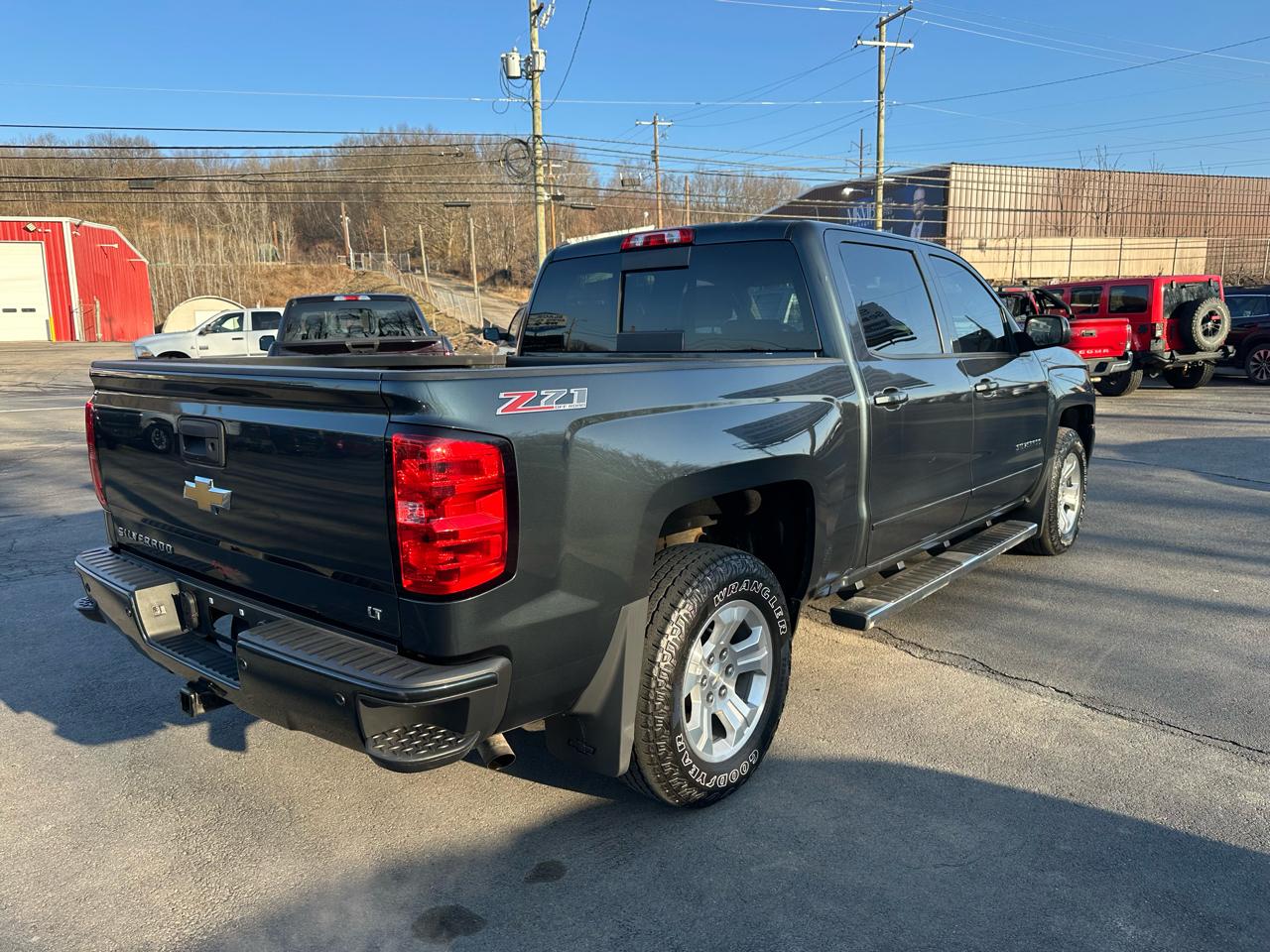 Chevrolet Silverado 1500 4WD Crew Cab 143.5" LT w/2LT 2017