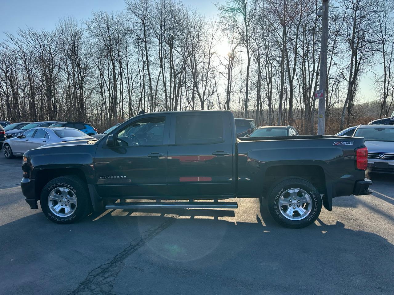 Chevrolet Silverado 1500 4WD Crew Cab 143.5" LT w/2LT 2017