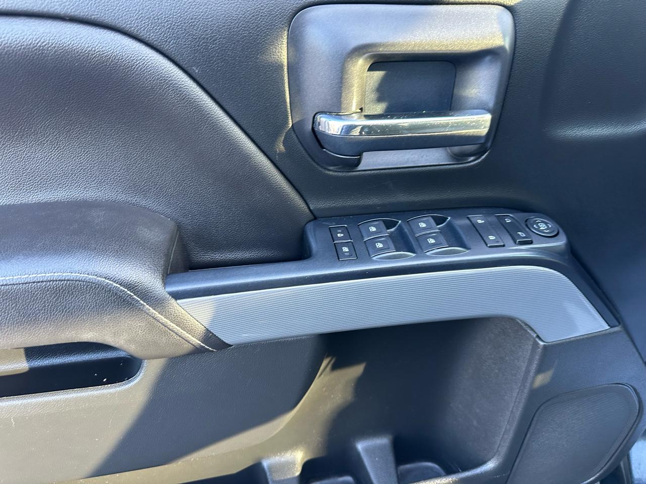 Chevrolet Silverado 1500 4WD Crew Cab 143.5" LT w/2LT 2017