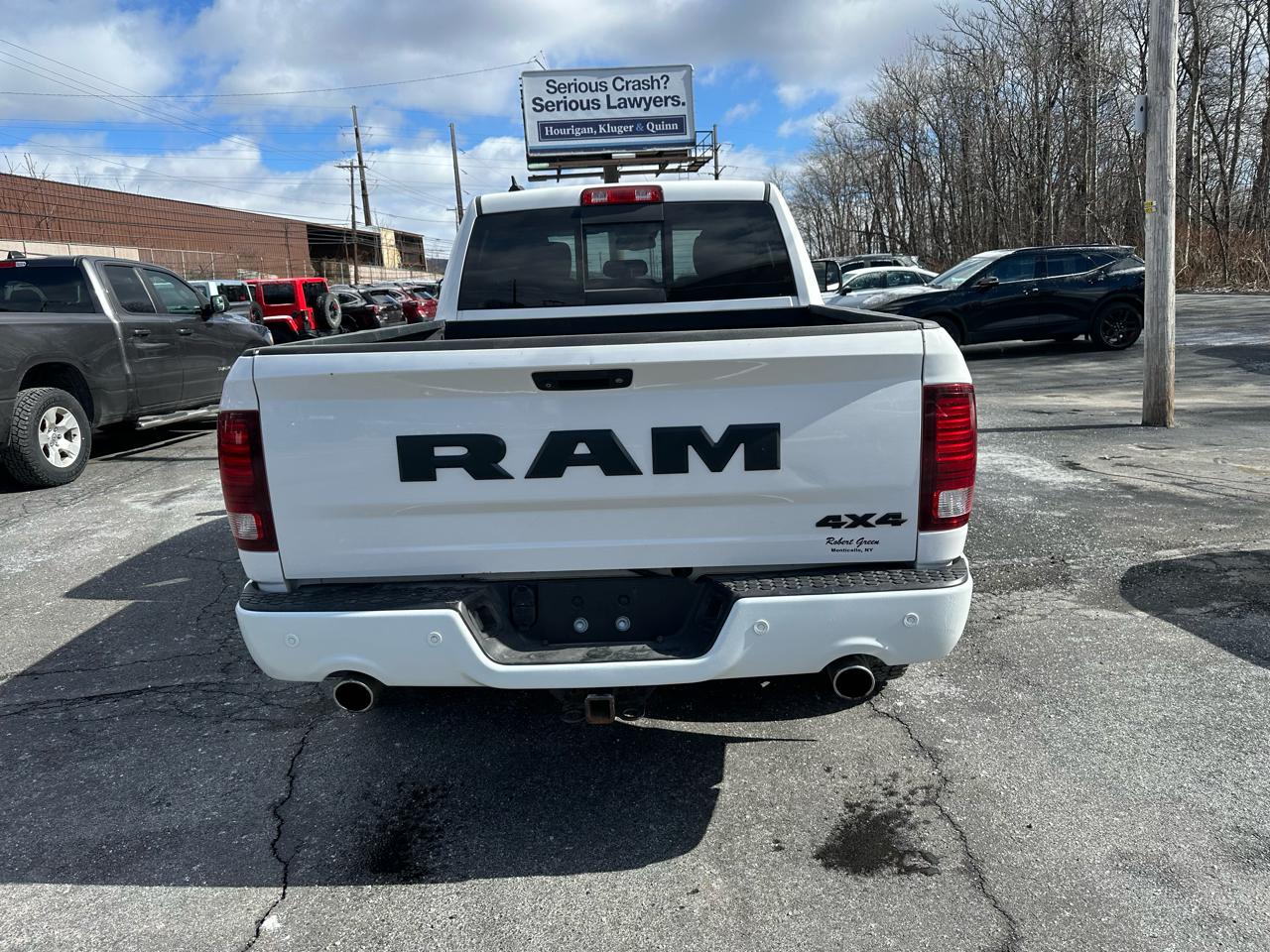 RAM 1500 4WD Quad Cab 140.5" Night 2018