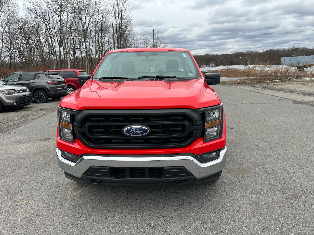 Ford F-150 4WD Reg Cab 145" XL w/HD Payload Pkg 2023