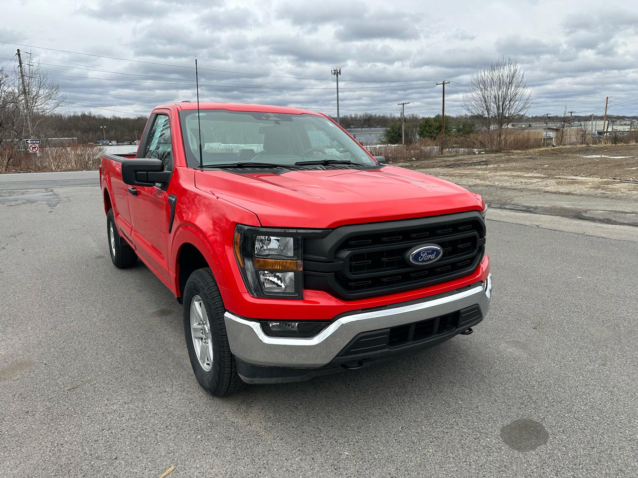 Ford F-150 4WD Reg Cab 145" XL w/HD Payload Pkg 2023