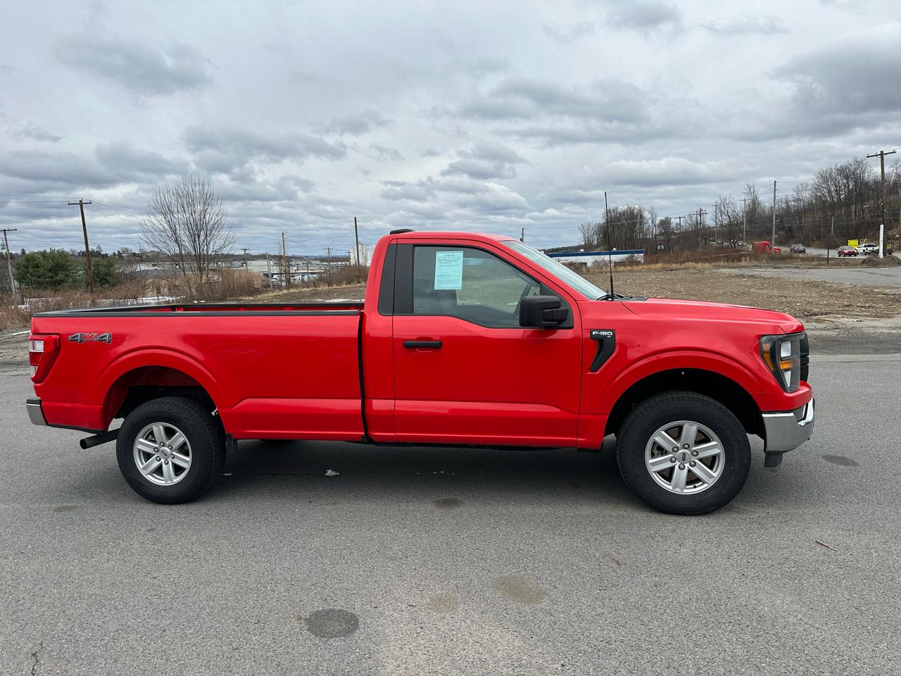 Ford F-150 4WD Reg Cab 145" XL w/HD Payload Pkg 2023