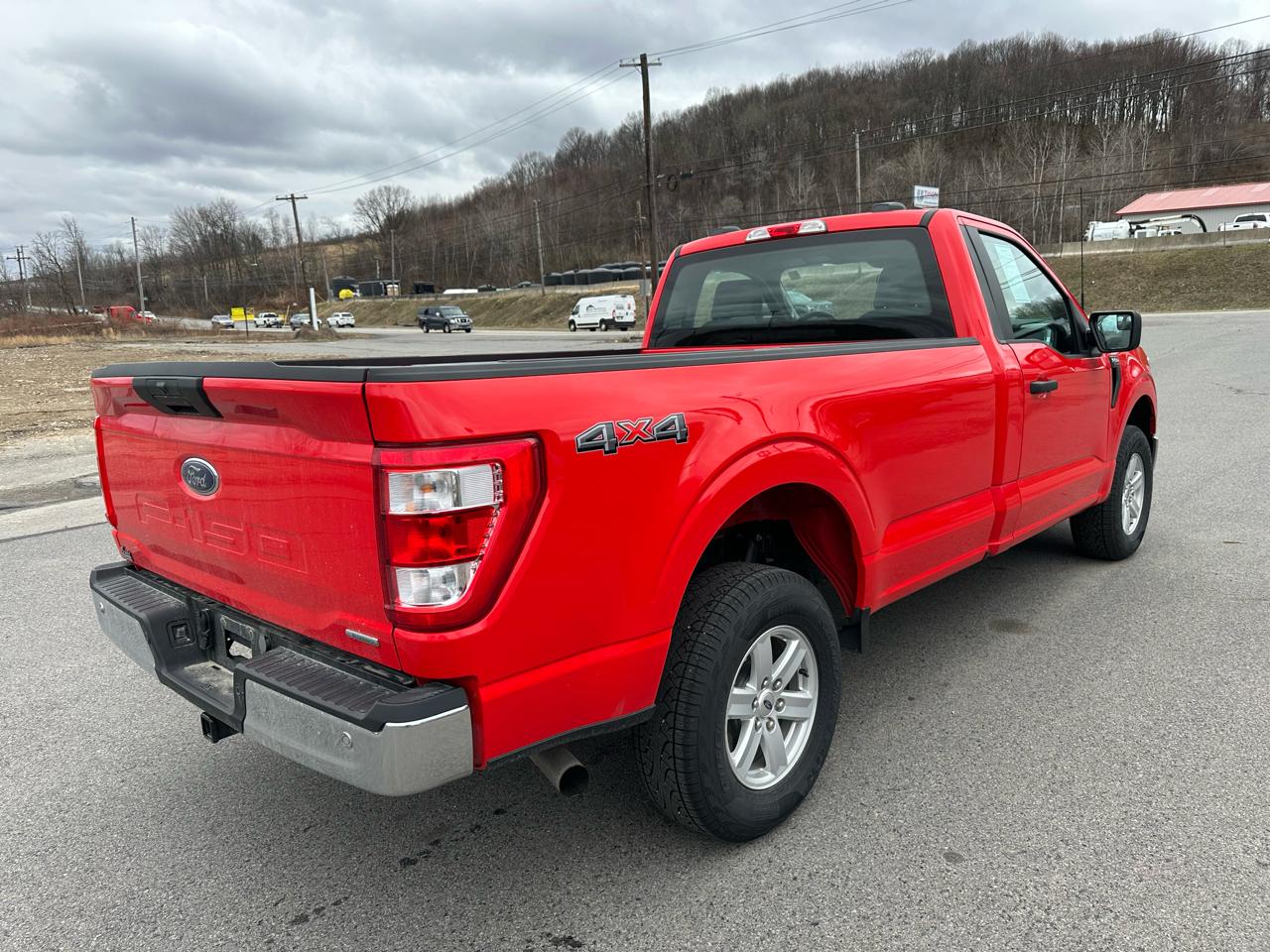 Ford F-150 4WD Reg Cab 145" XL w/HD Payload Pkg 2023