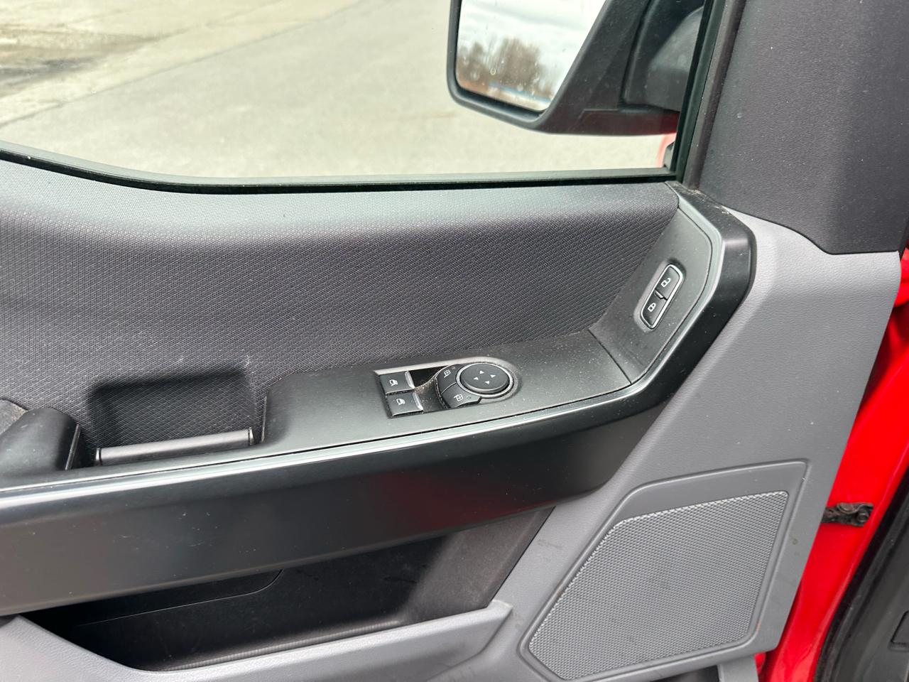 Ford F-150 4WD Reg Cab 145" XL w/HD Payload Pkg 2023