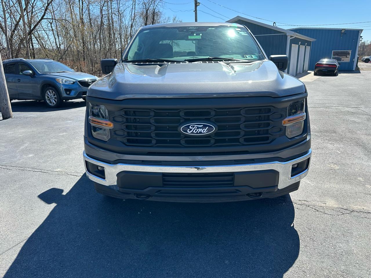 Ford F-150 4WD SuperCrew 145" XL 2024