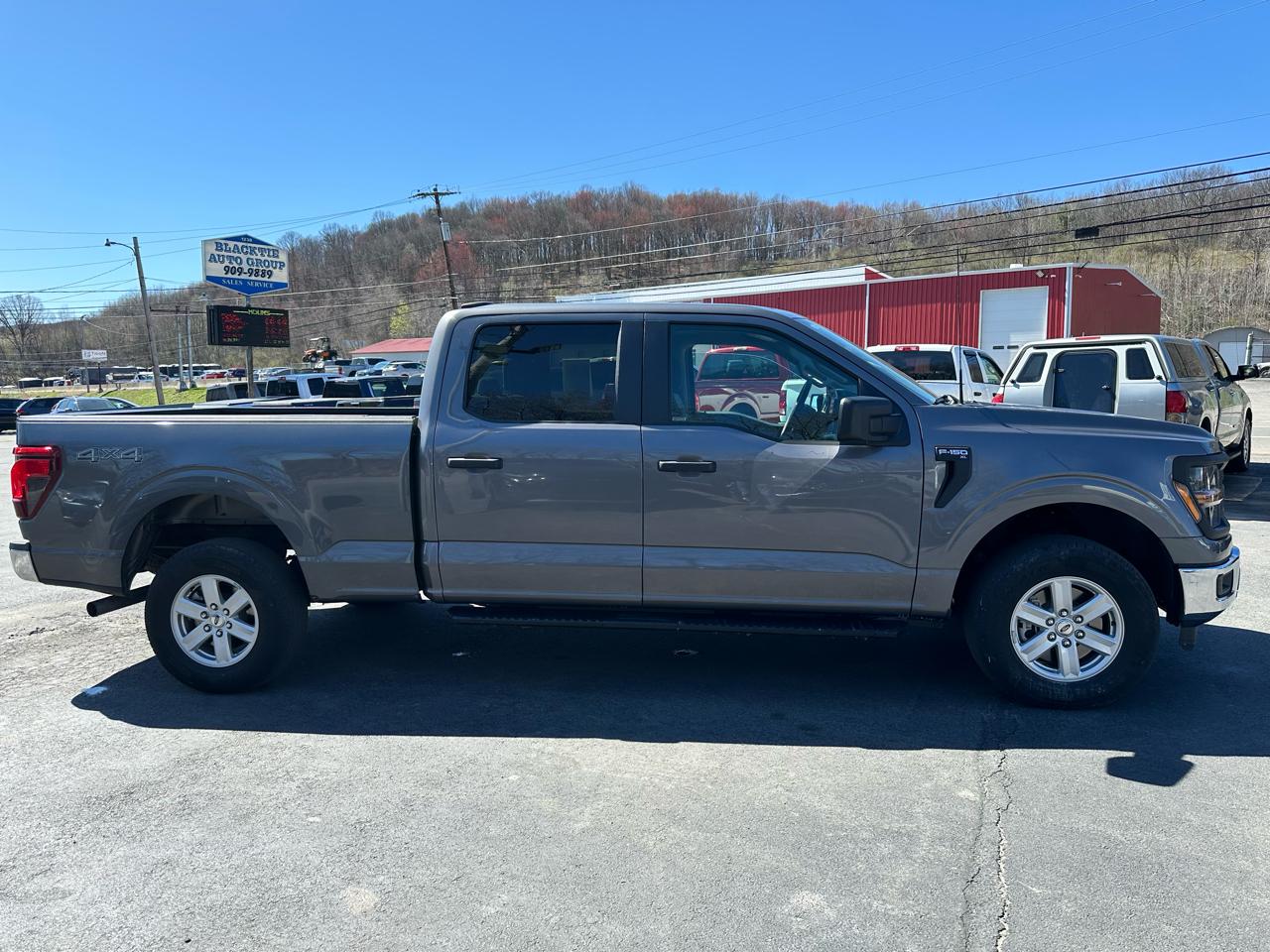 Ford F-150 4WD SuperCrew 145" XL 2024