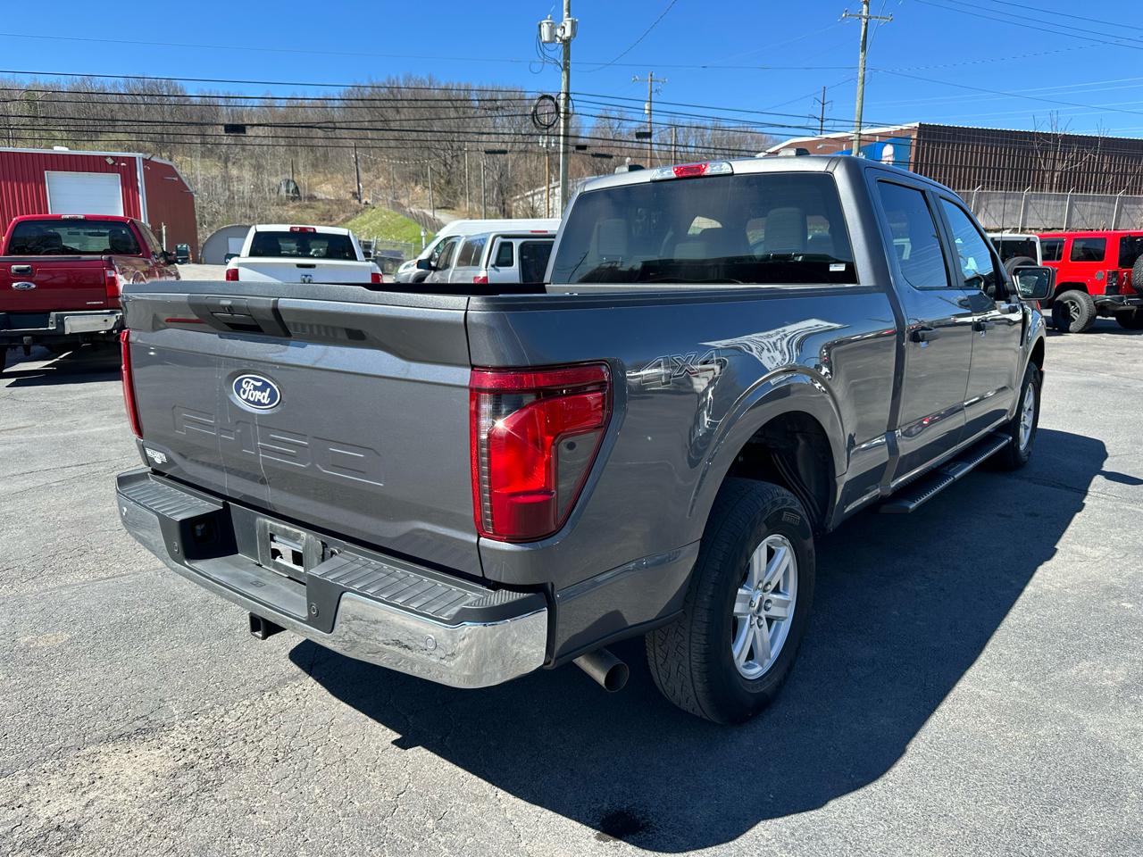 Ford F-150 4WD SuperCrew 145" XL 2024