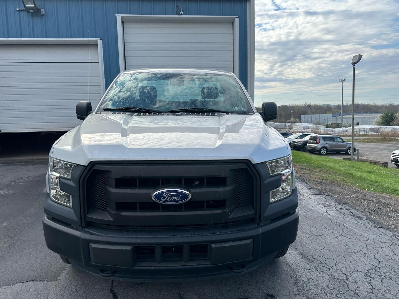 Ford F-150 4WD Reg Cab 141" XL 2016