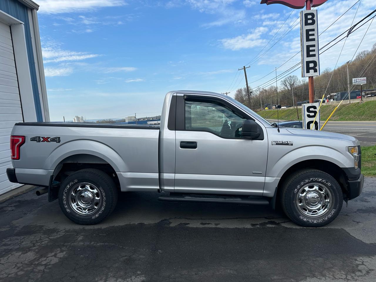 Ford F-150 4WD Reg Cab 141" XL 2016