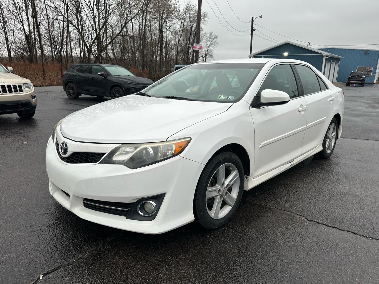 Toyota Camry 4dr Sdn I4 Auto XLE (Natl) 2013