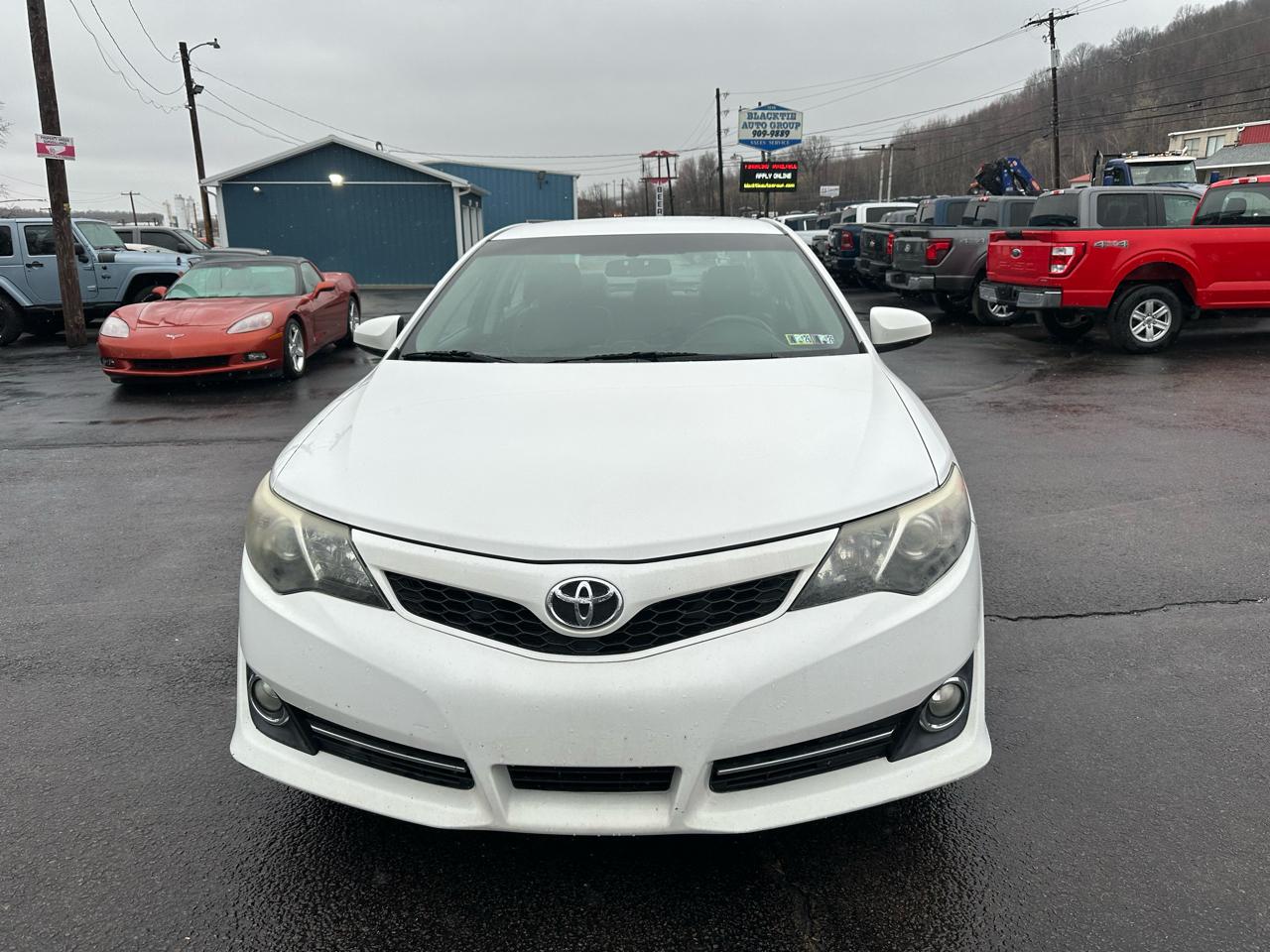 Toyota Camry 4dr Sdn I4 Auto XLE (Natl) 2013