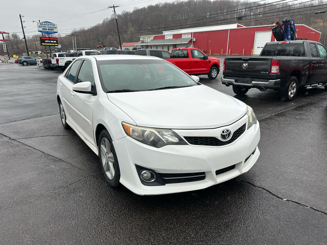 Toyota Camry 4dr Sdn I4 Auto XLE (Natl) 2013