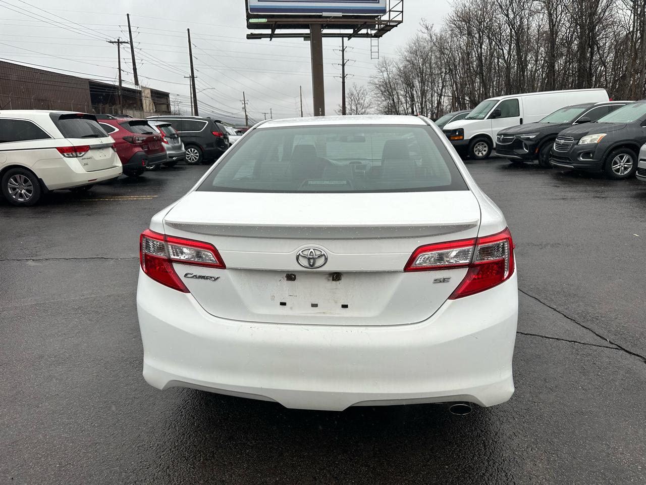 Toyota Camry 4dr Sdn I4 Auto XLE (Natl) 2013