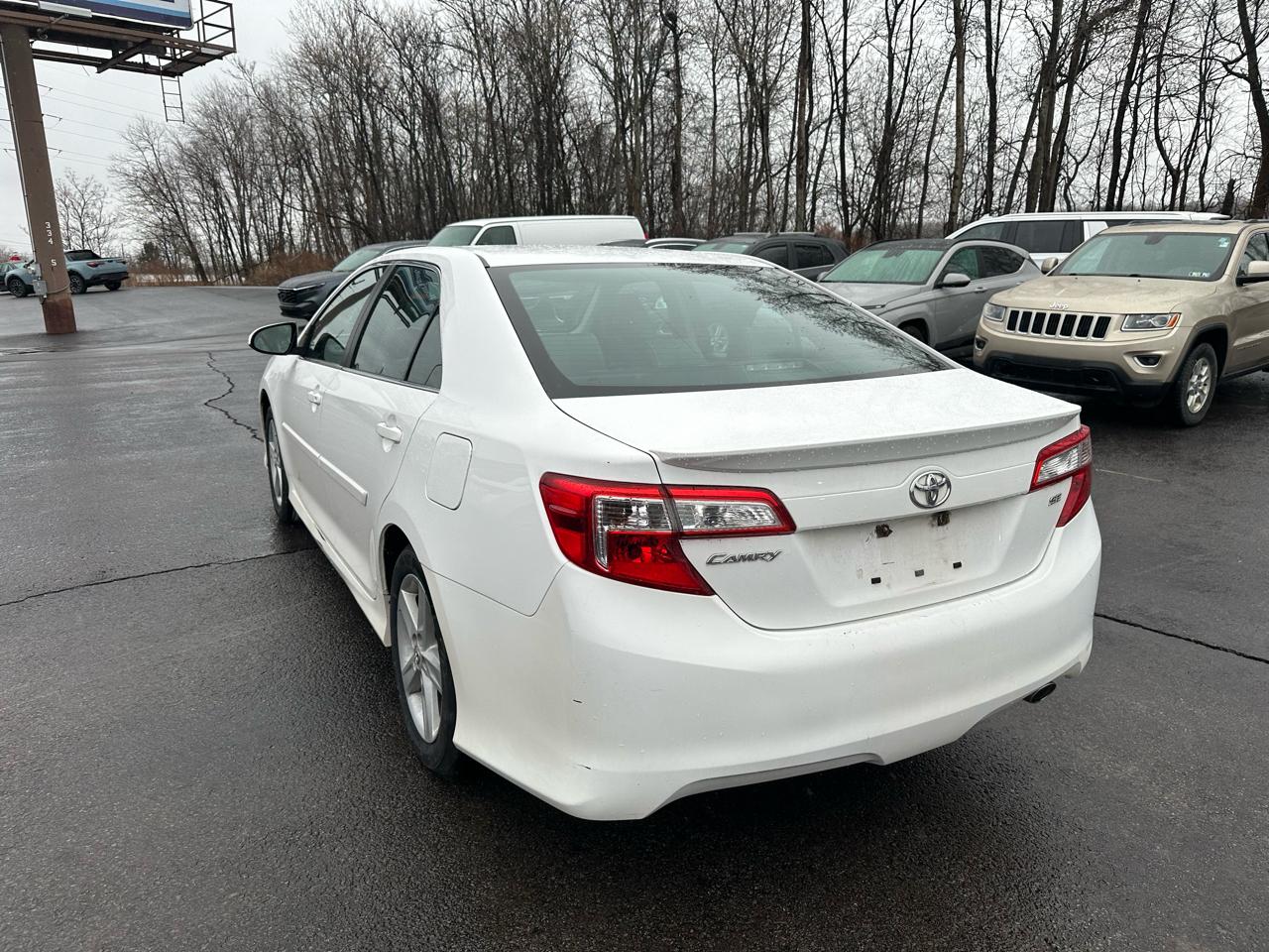Toyota Camry 4dr Sdn I4 Auto XLE (Natl) 2013