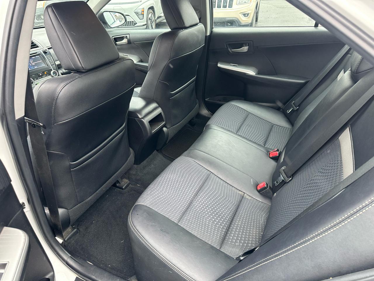 Toyota Camry 4dr Sdn I4 Auto XLE (Natl) 2013