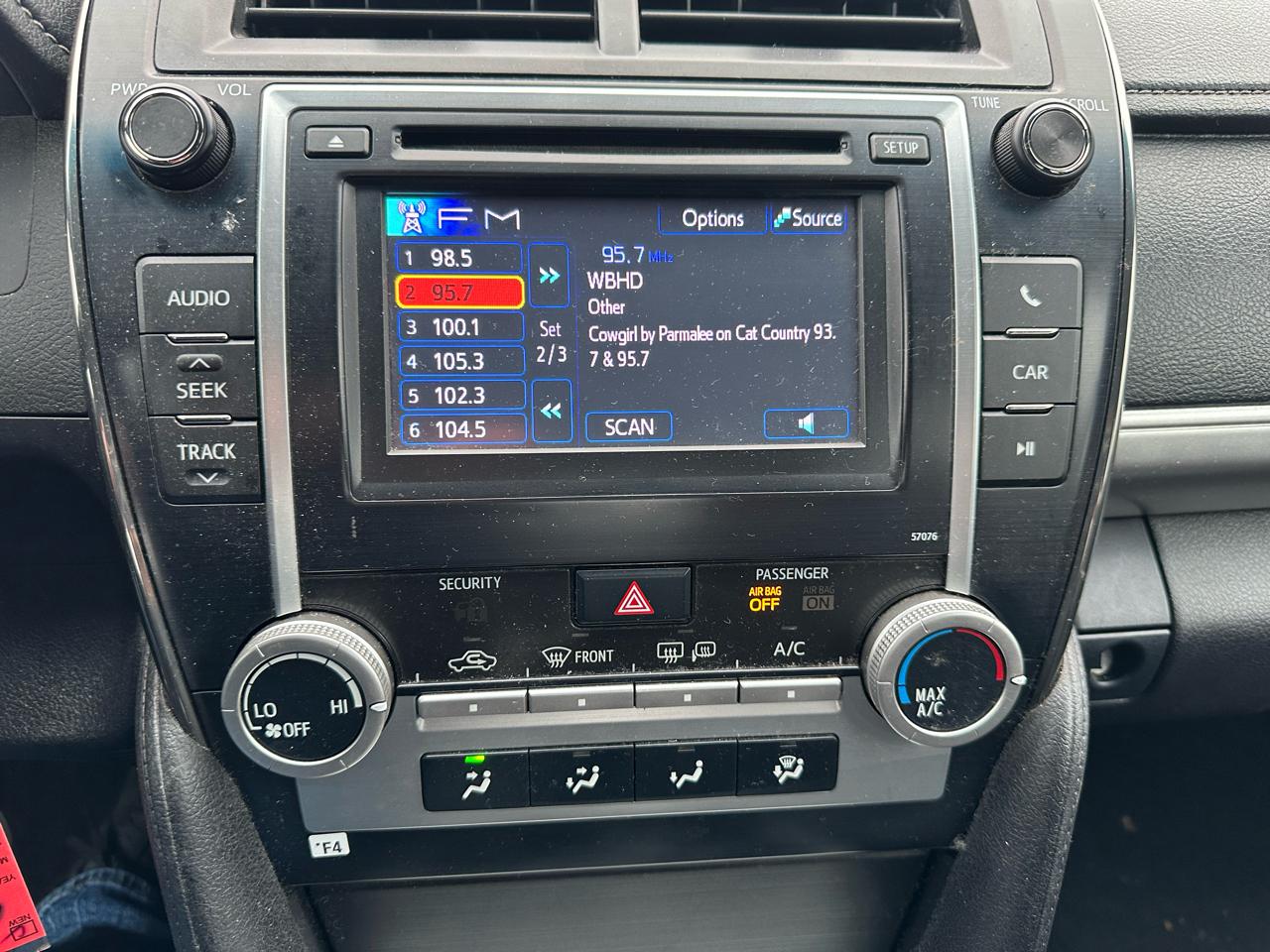 Toyota Camry 4dr Sdn I4 Auto XLE (Natl) 2013