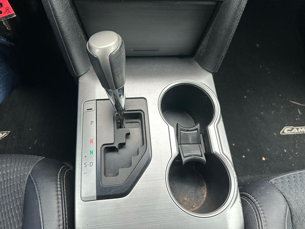 Toyota Camry 4dr Sdn I4 Auto XLE (Natl) 2013