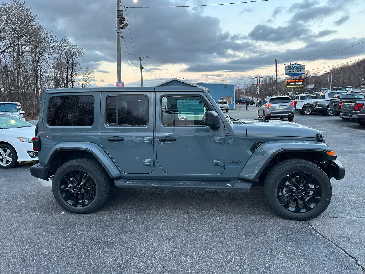 Jeep Wrangler 4xe Sahara 4x4 2025