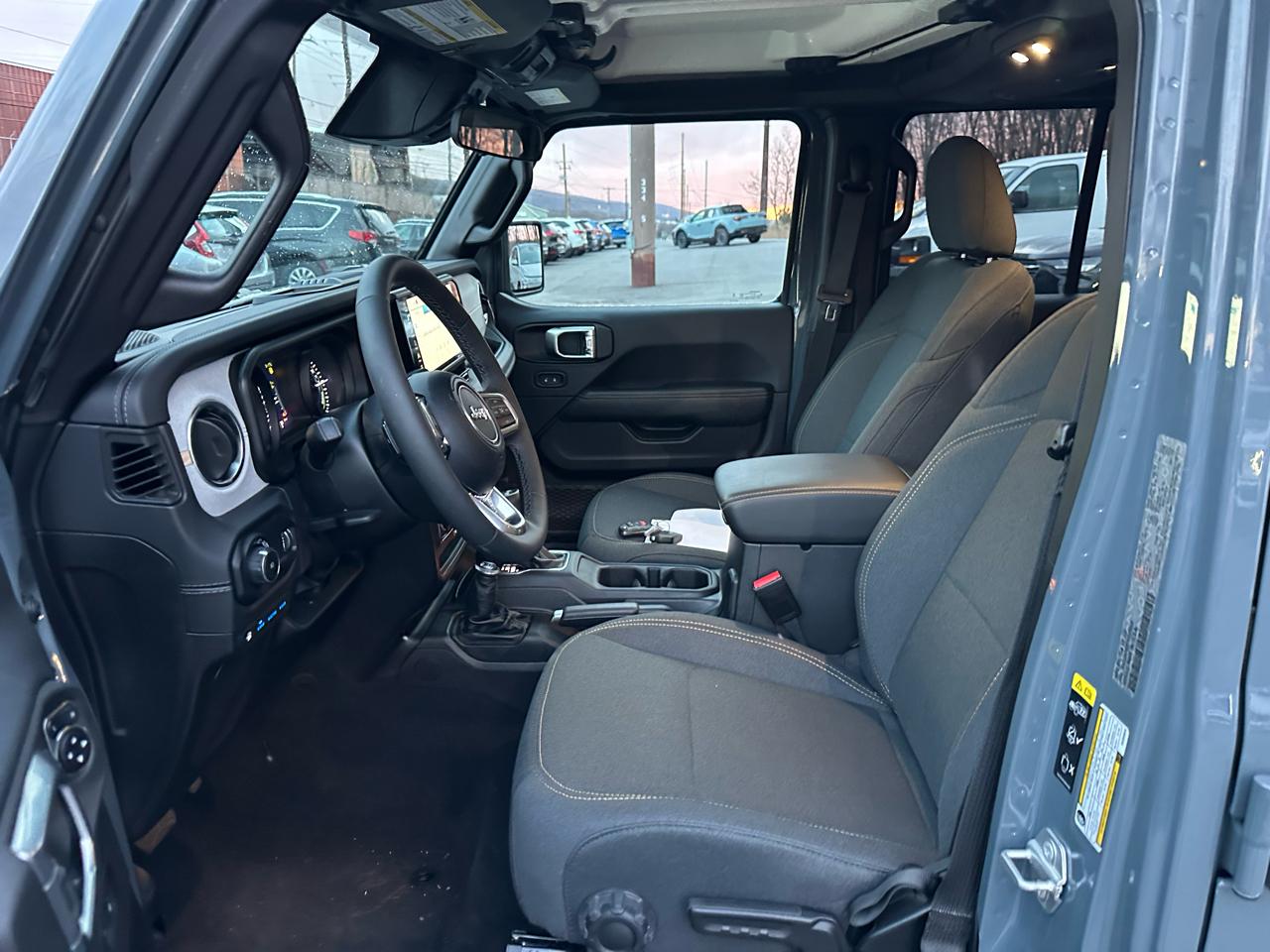 Jeep Wrangler 4xe Sahara 4x4 2025