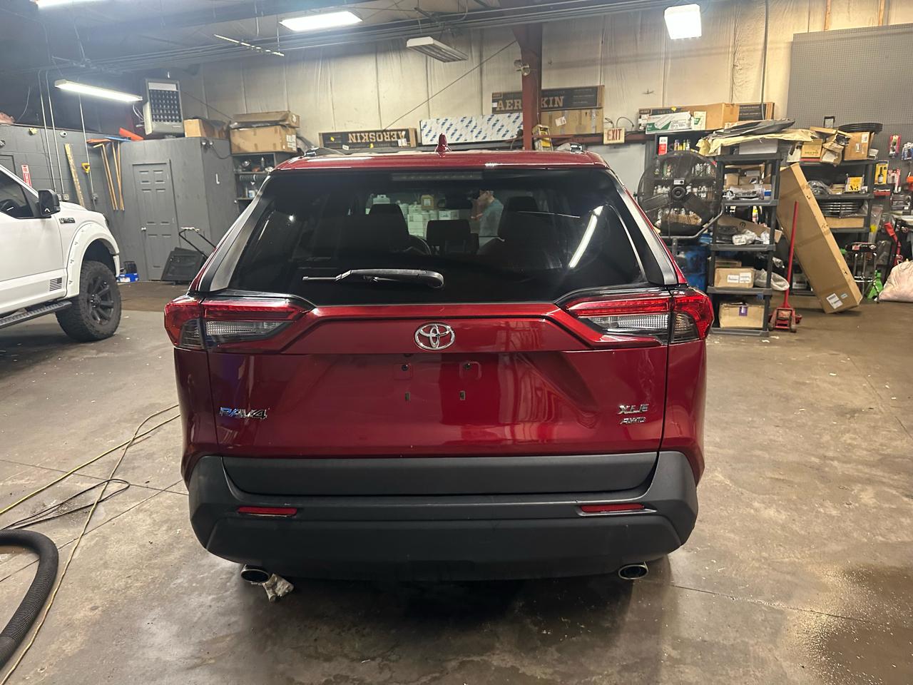 Toyota RAV4 XLE Premium AWD (Natl) 2020