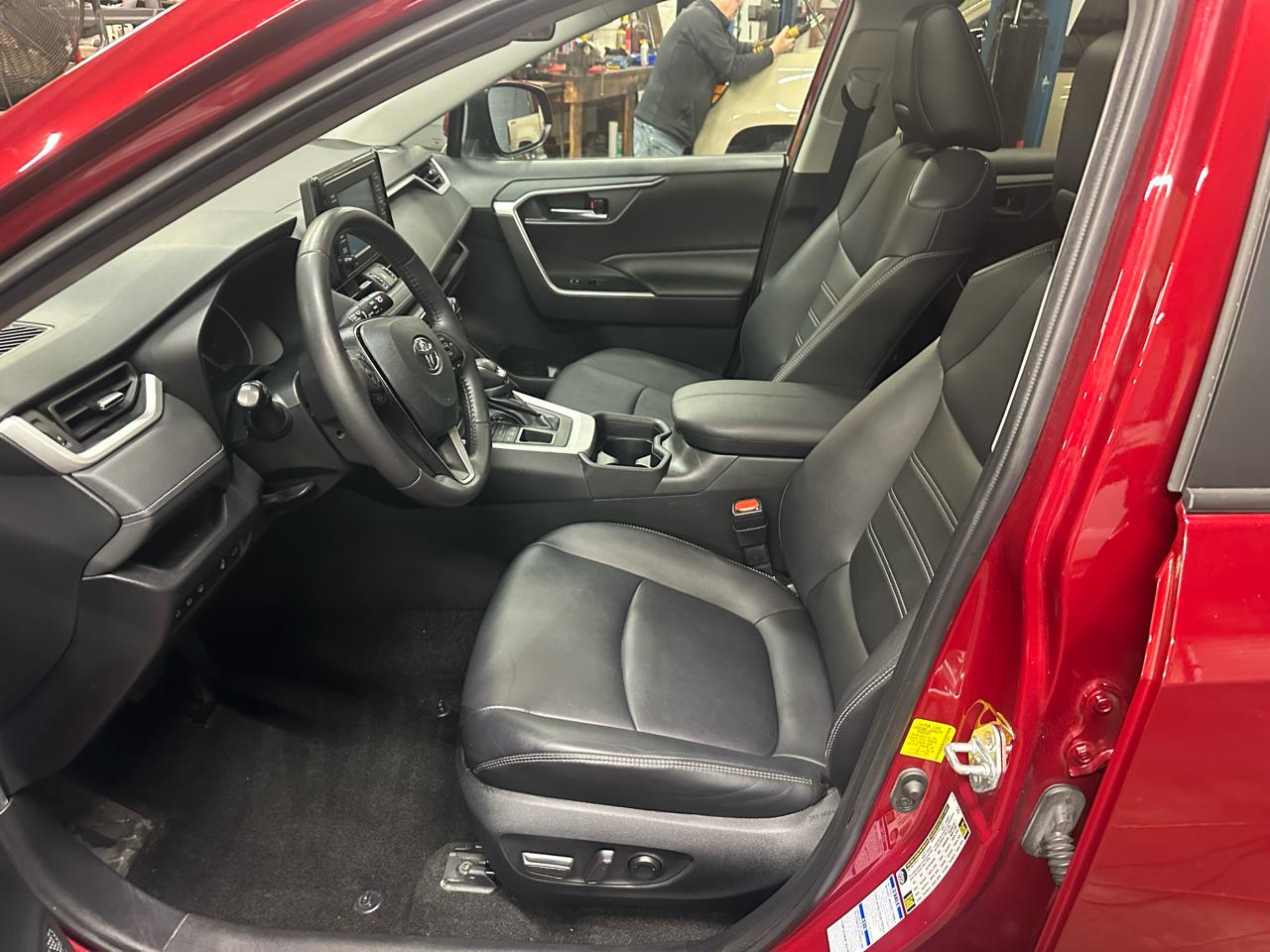 Toyota RAV4 XLE Premium AWD (Natl) 2020